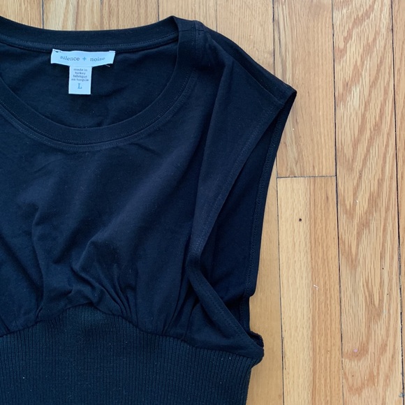 Muscle tank - Picture 2 of 2